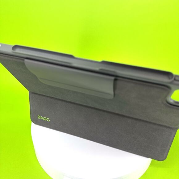 ZAGG Keyboard iPad Air 11" (M3)/ Pro 11" (Gen 1,2,3,4) & iPad Air (Gen 4,5,& M2) - Picture 4 of 9